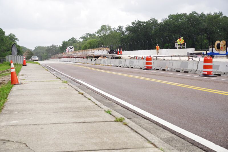 Image for the Tweet beginning: 🦺🚧Driving through a work zone?
